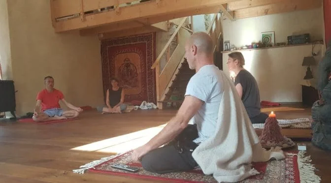 Yoga <span class="caps">ET</span> Coronavirus